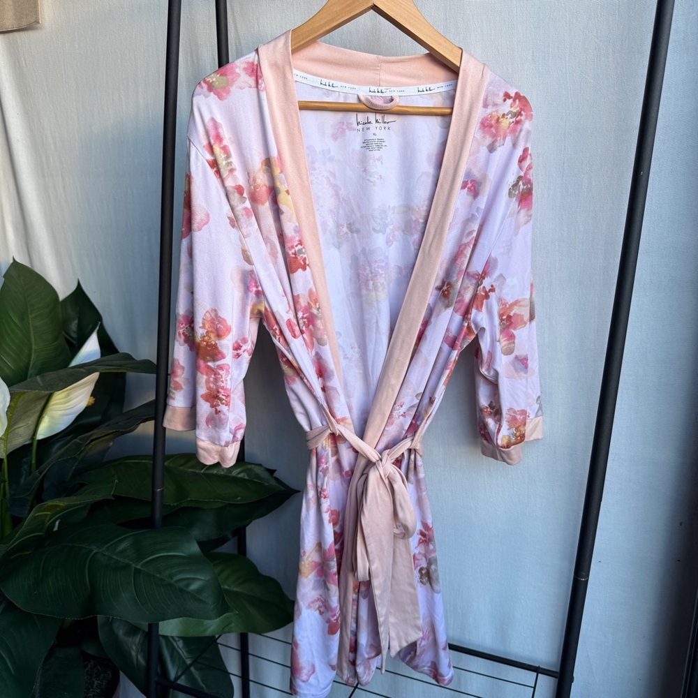 Nicole Miller Pink Soft Floral Robe / Size XL